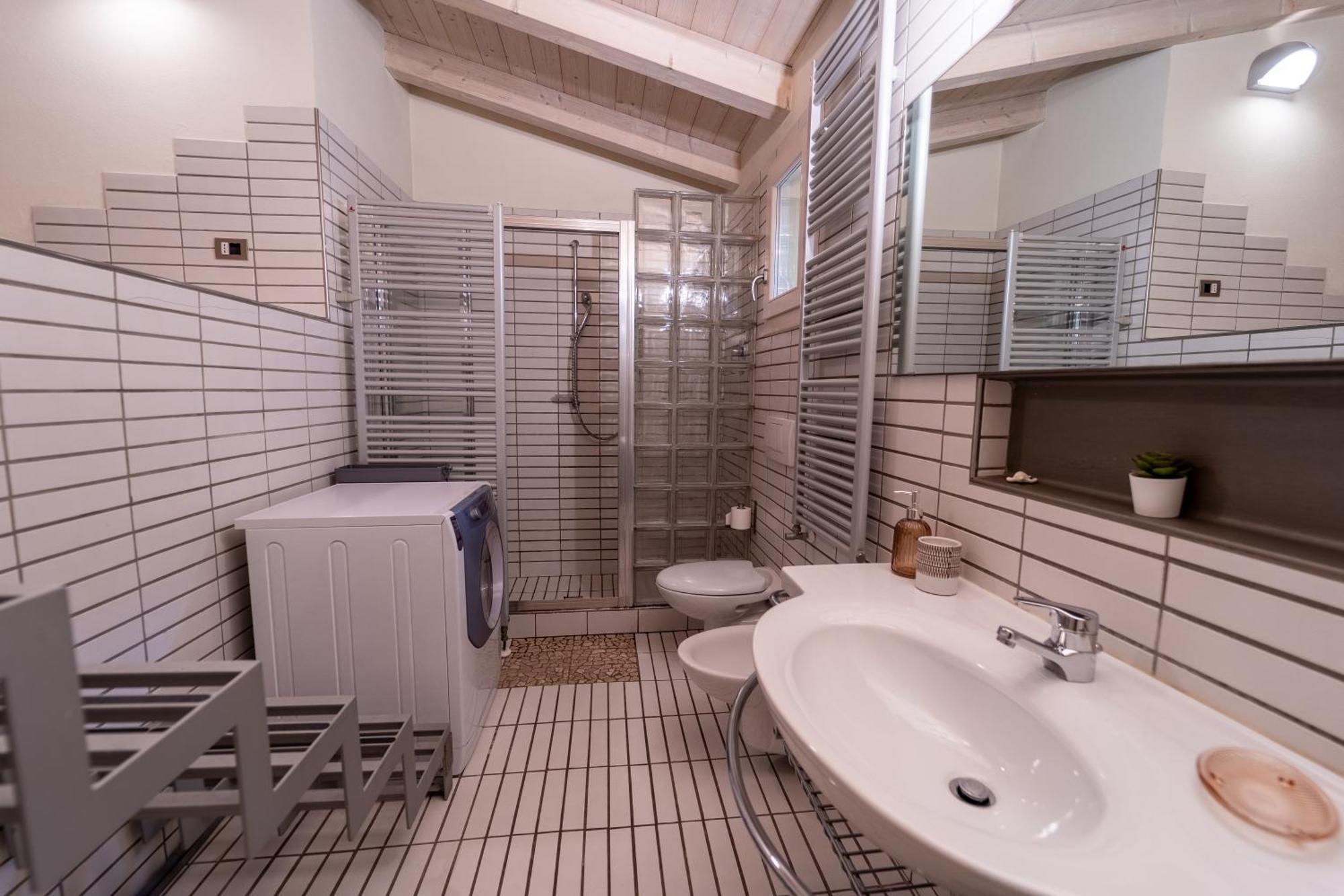 Realkasa Schiavonia Studio Болонья Экстерьер фото
